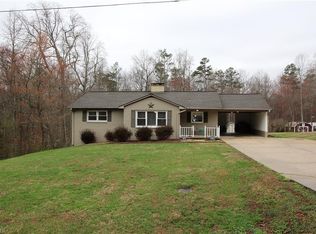 484 Oaklawn Rd, Winston Salem, NC 27107