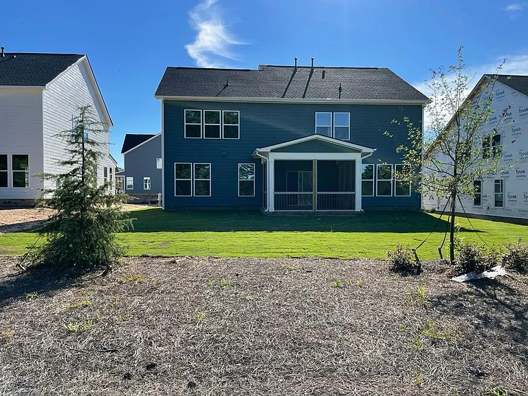 421 Hawkeye Dr — Photo 3