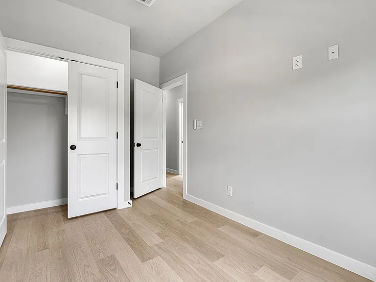 521 Dakota St — Photo 26