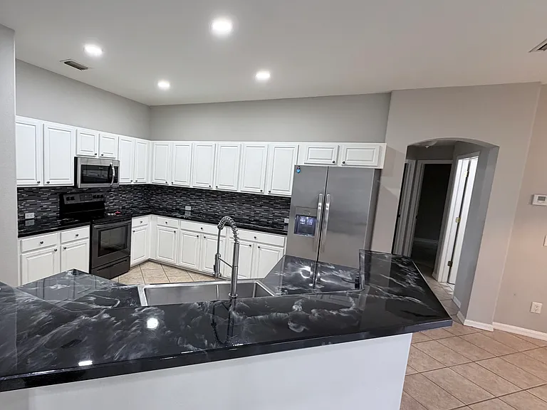 3806 SW 15th Pl — Photo 4
