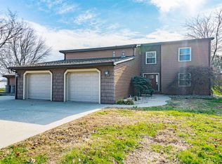 155 E 1025 S, Haubstadt, IN 47639