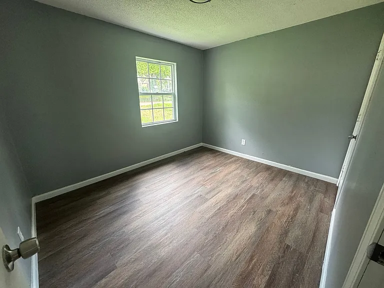 10113 Duke Dr — Photo 5