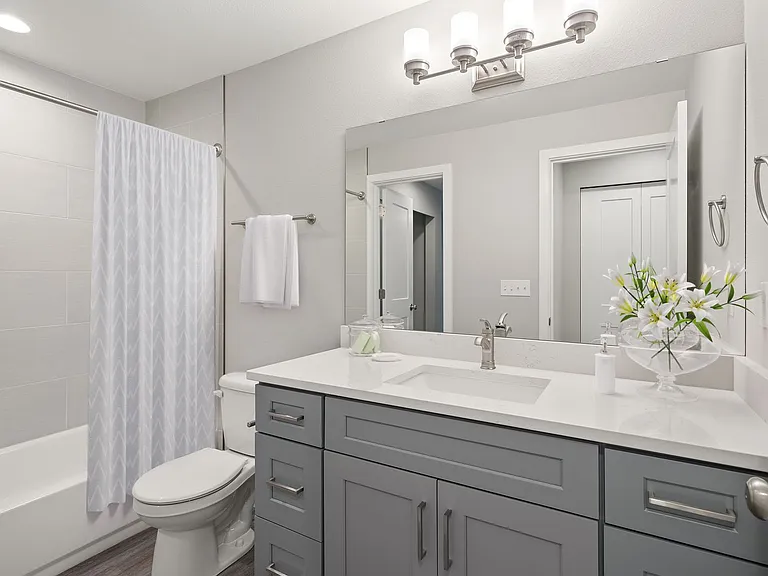 Bellevue One Condo Apartments — Photo 17