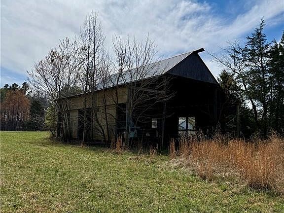 2nd image of 17394 Mountain Rd