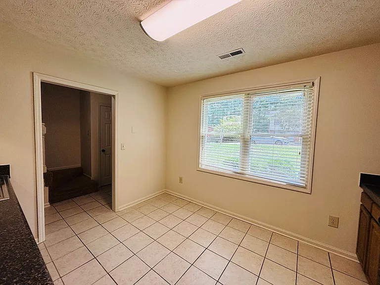 1704 Emerald St — Photo 4