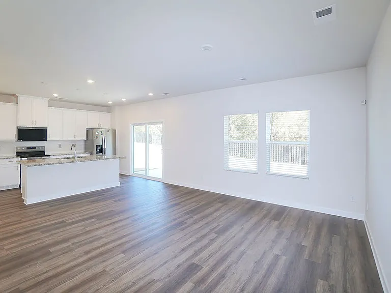221 Alden Ct — Photo 18