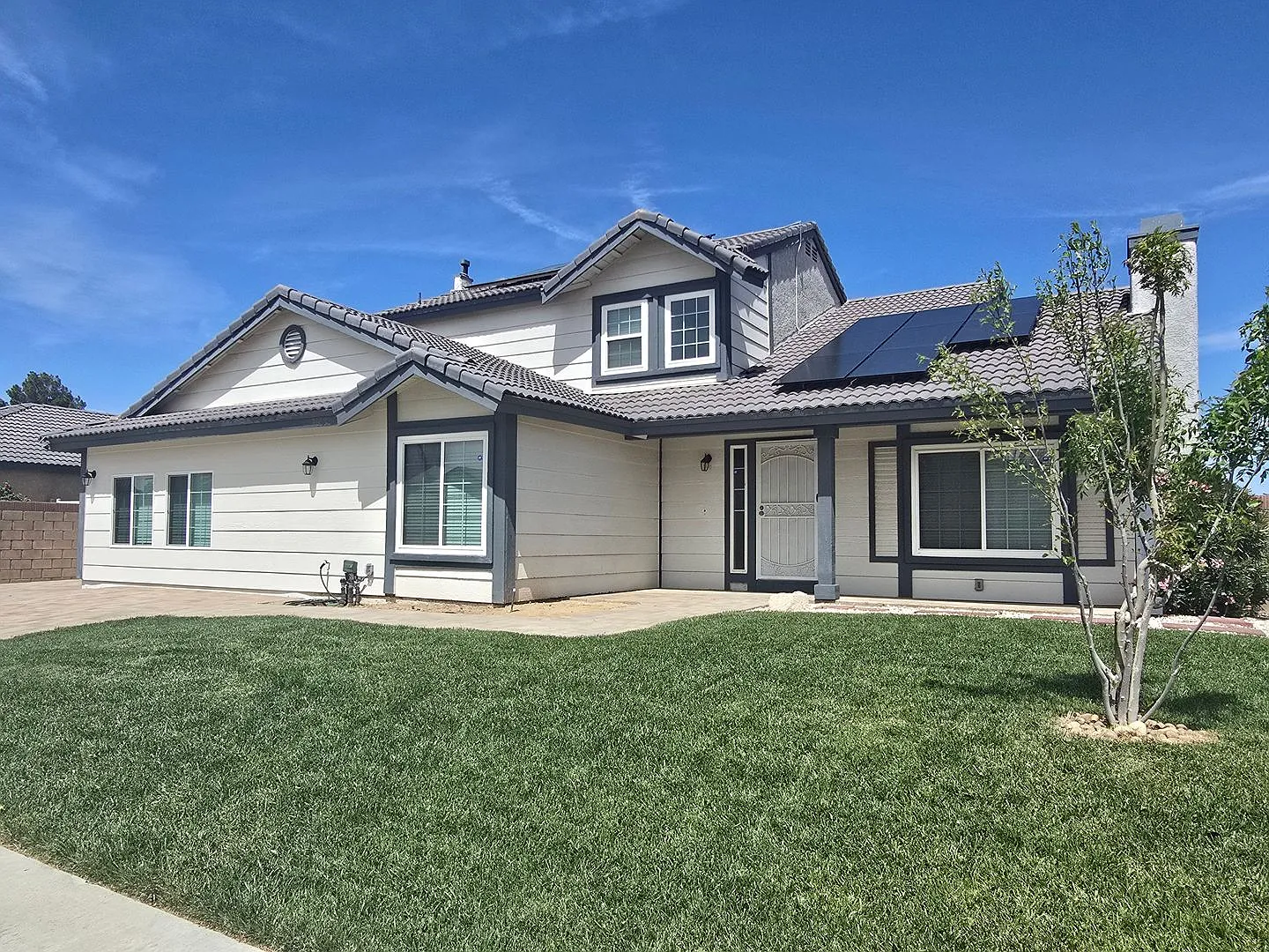 1621 W Newgrove St, Lancaster, CA 93534 — Photo 2
