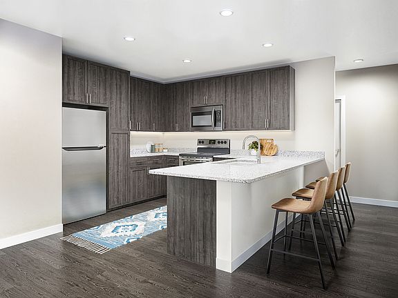 3rd image of 5661 Chamberlayne Rd #2304