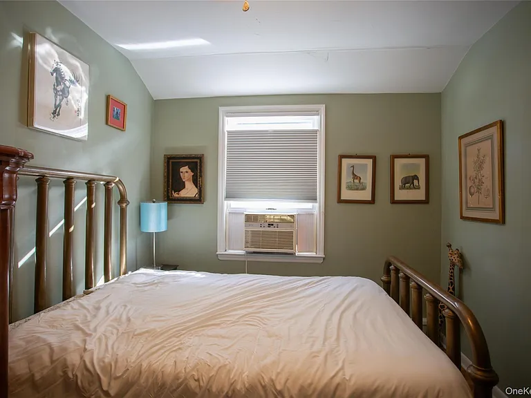 274 W Walnut St — Photo 10