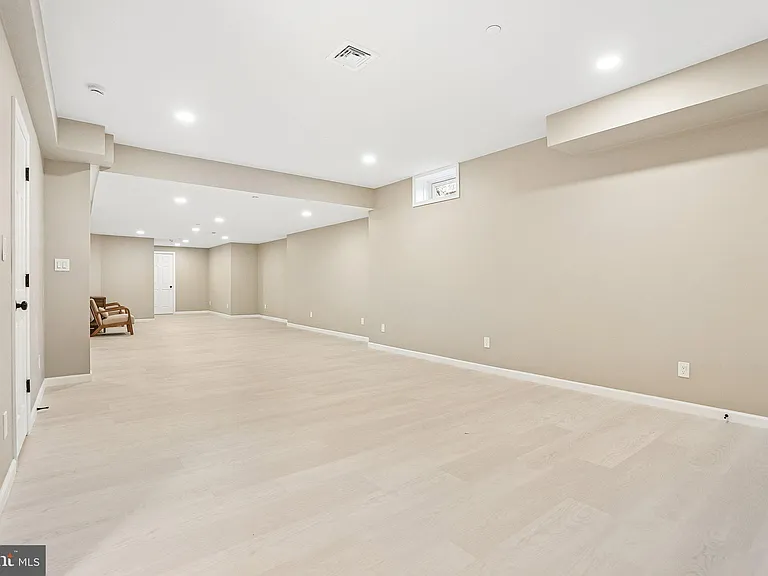 3045 Rainer Rd — Photo 37