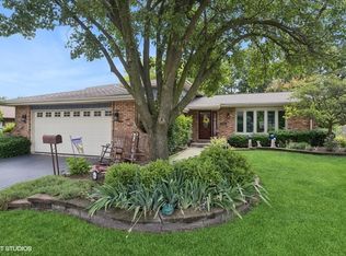 1127 Alpine Ln, Lemont, IL 60439