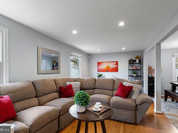3rd image of 9063 Loreleigh Way