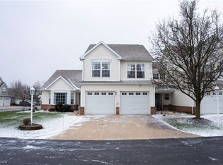 1414 Camden Ridge Blvd, Akron, OH 44312