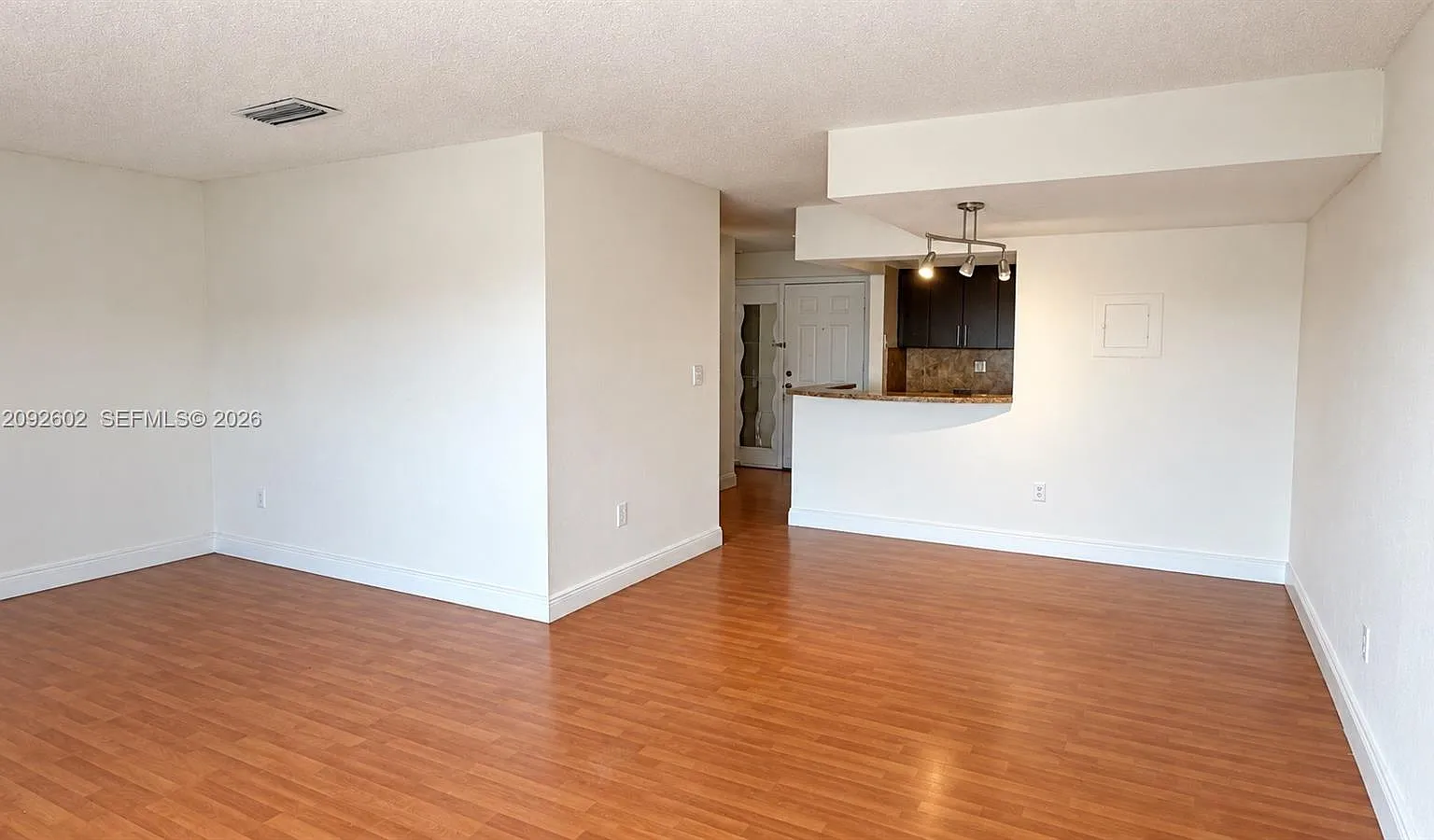 2 bed, 2.5 bath, 1415 sqft, $2,500 — Photo 1