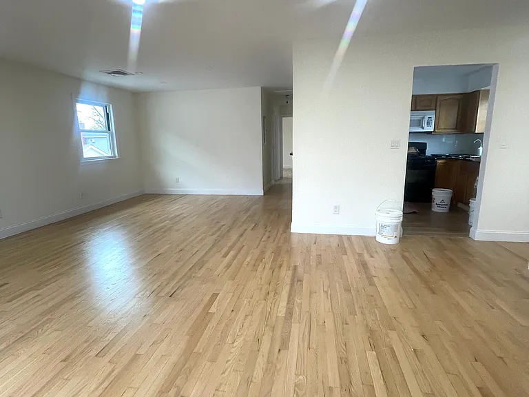 160 Laconia Ave #2 — Photo 2