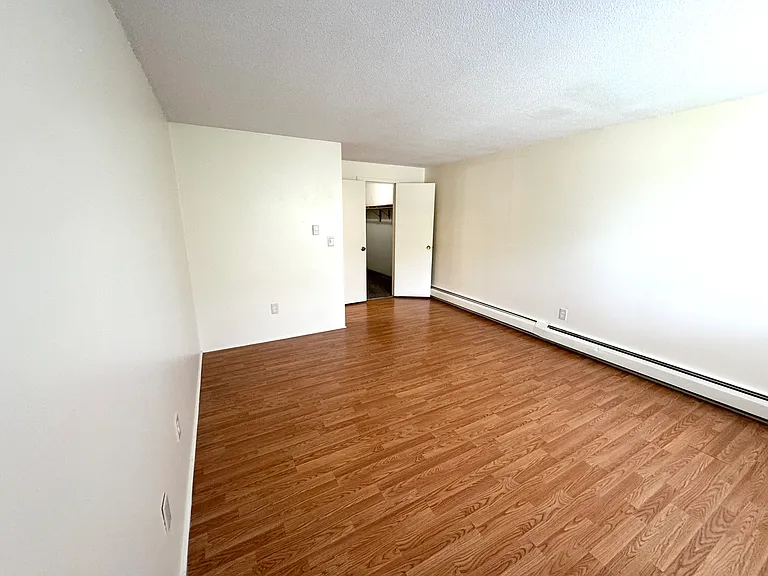 50L English Village Rd #201 — Photo 9