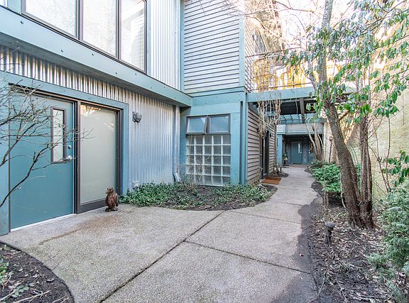 2nd image of 2144 Ashland Ave Ste 4