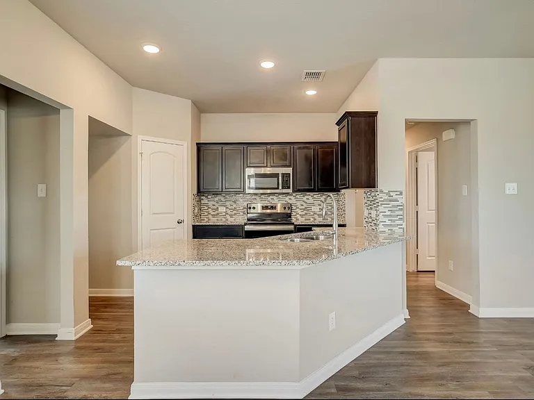 3031 Dade Loop — Photo 8