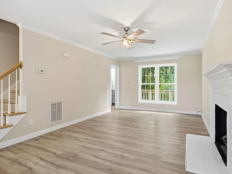 1000 Hornbuckle Ct — Photo 7