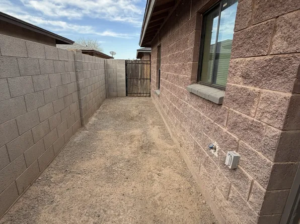 9900 W Lynx Dr #B, Arizona City, AZ 85123