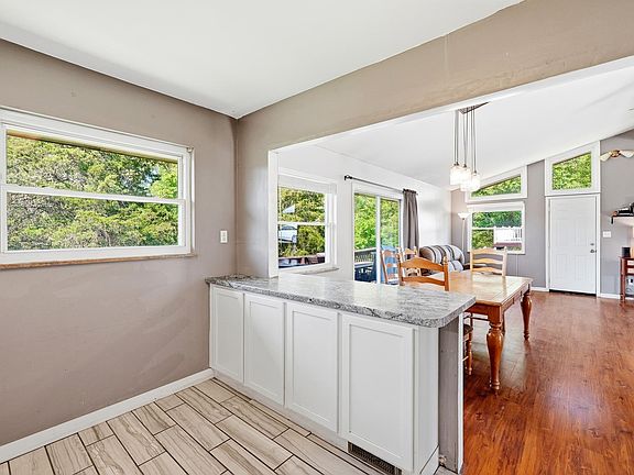 5th image of 129 Westwood Ln