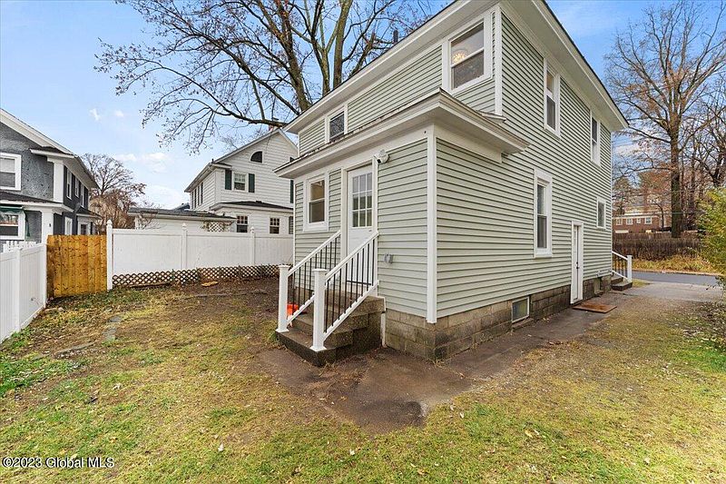 4th image of 1102 Eastern Avenue