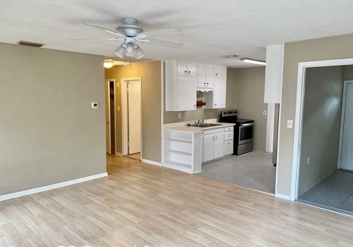 2 bed, 978 sqft, $1,850 — Photo 2