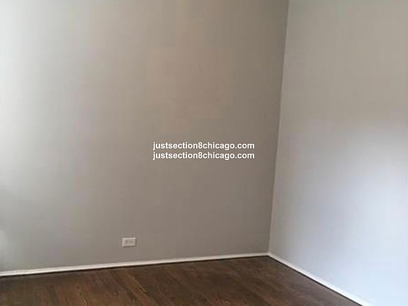 4th image of 6750 S Crandon Ave #1
