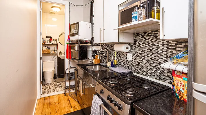 Rented by Nooklyn NYC LLC | media 37