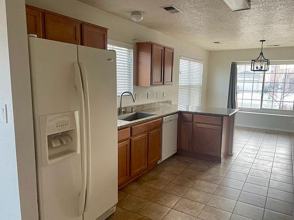 2nd image of 1509 San Pedro Rd NE