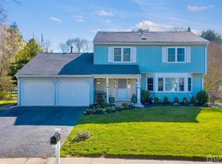 7 Mill Ln, Dayton, NJ 08810