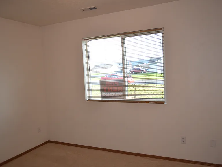 2563 E Knapp Dr — Photo 10