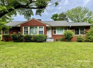 1 Knob Dr, Lexington, NC 27295