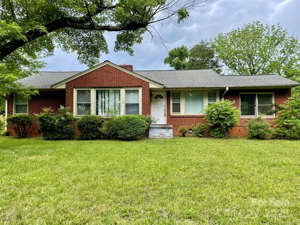 1 Knob Dr, Lexington, NC 27295