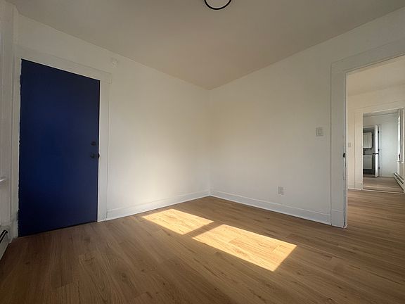 4th image of 14 Crown St #W2