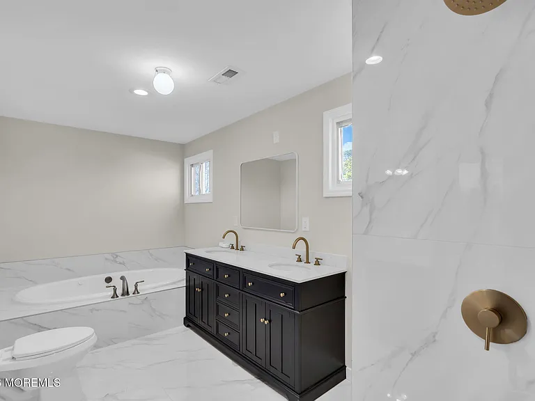 101 Clearwater Dr — Photo 18