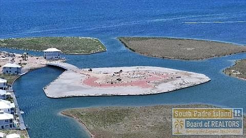 2nd image of 8332 Island Cir