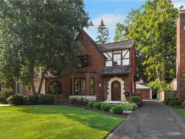 26823 Russell Rd, Bay Village, OH 44140