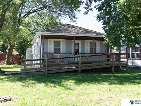 2021 N Nebraska Ave, York, NE 68467