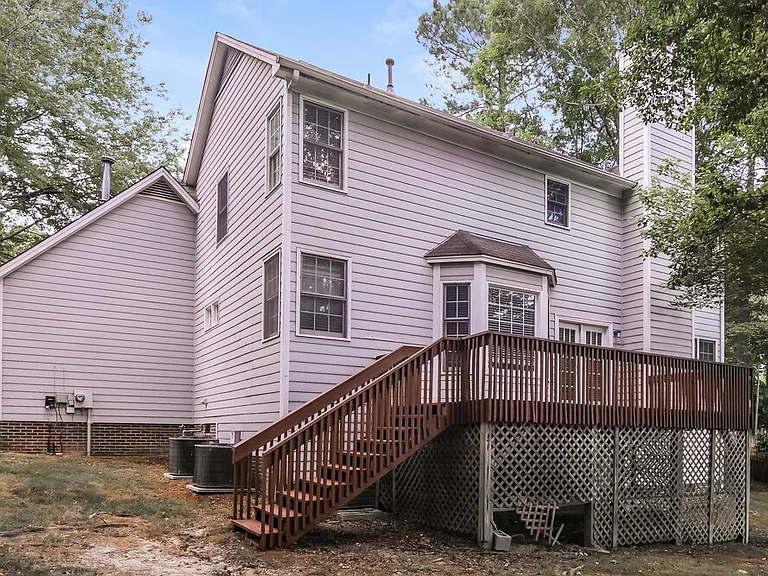1004 Silverbell Ln — Photo 17