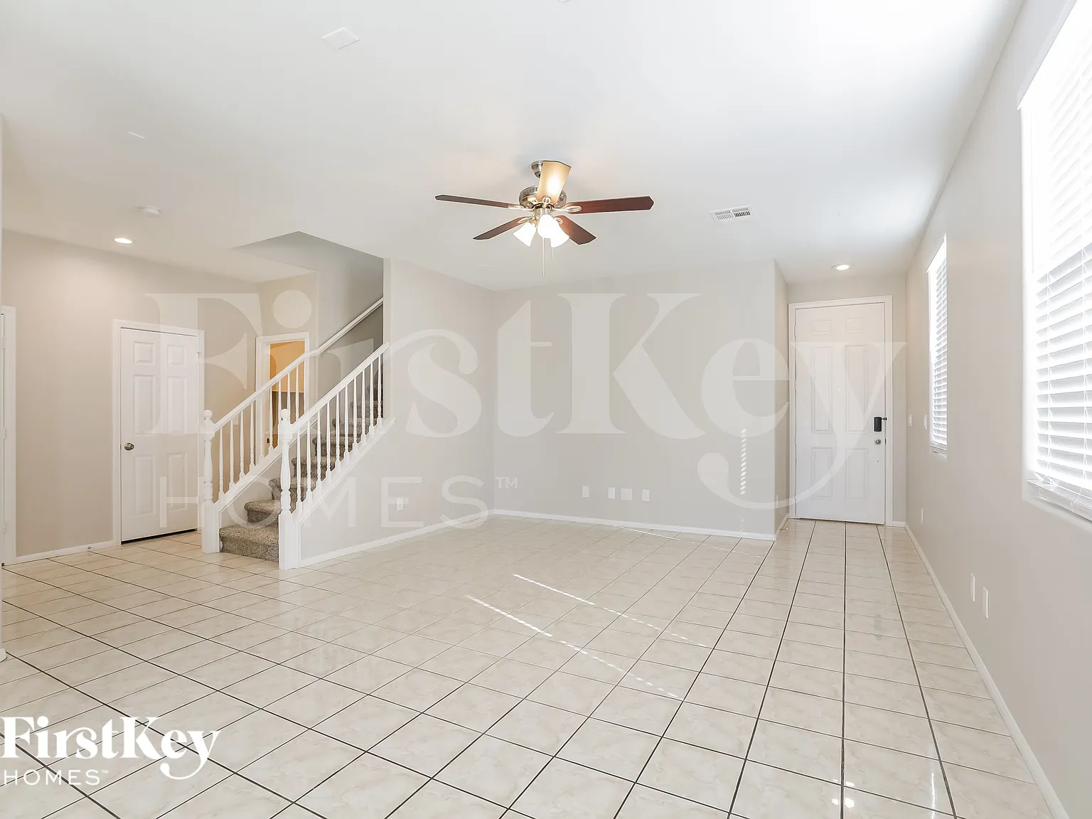 3 bed, 2.5 bath, 1675 sqft, $2,340 — Photo 3