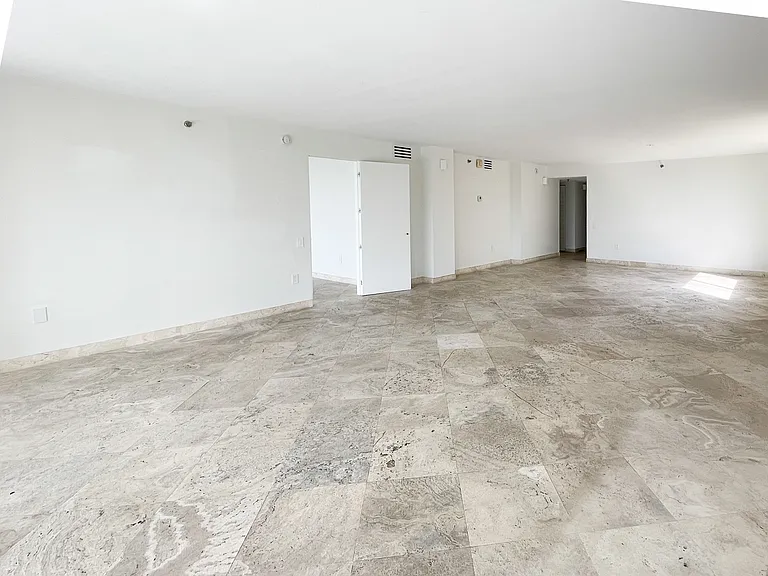 2575 S Bayshore Dr #4A — Photo 7