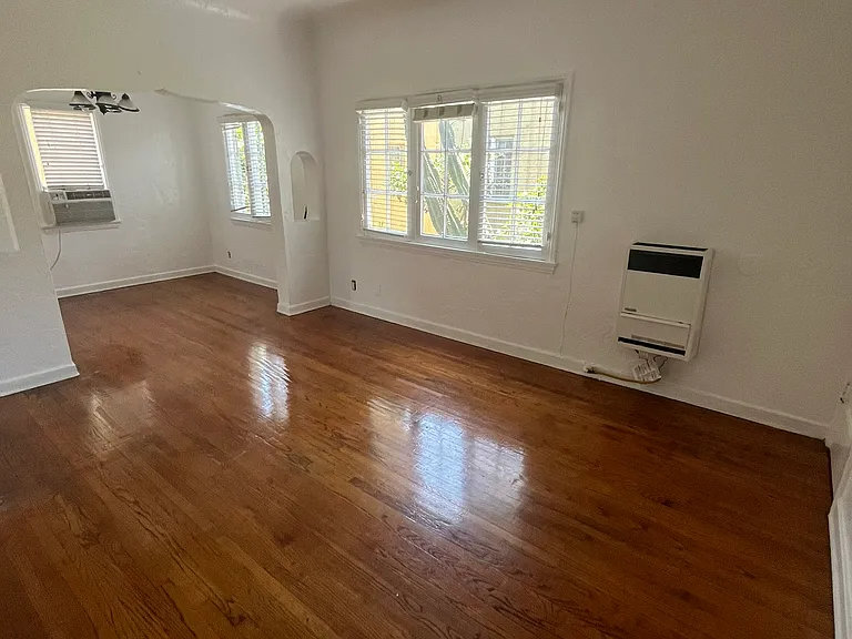 4243 Monroe St #5/8 — Photo 4