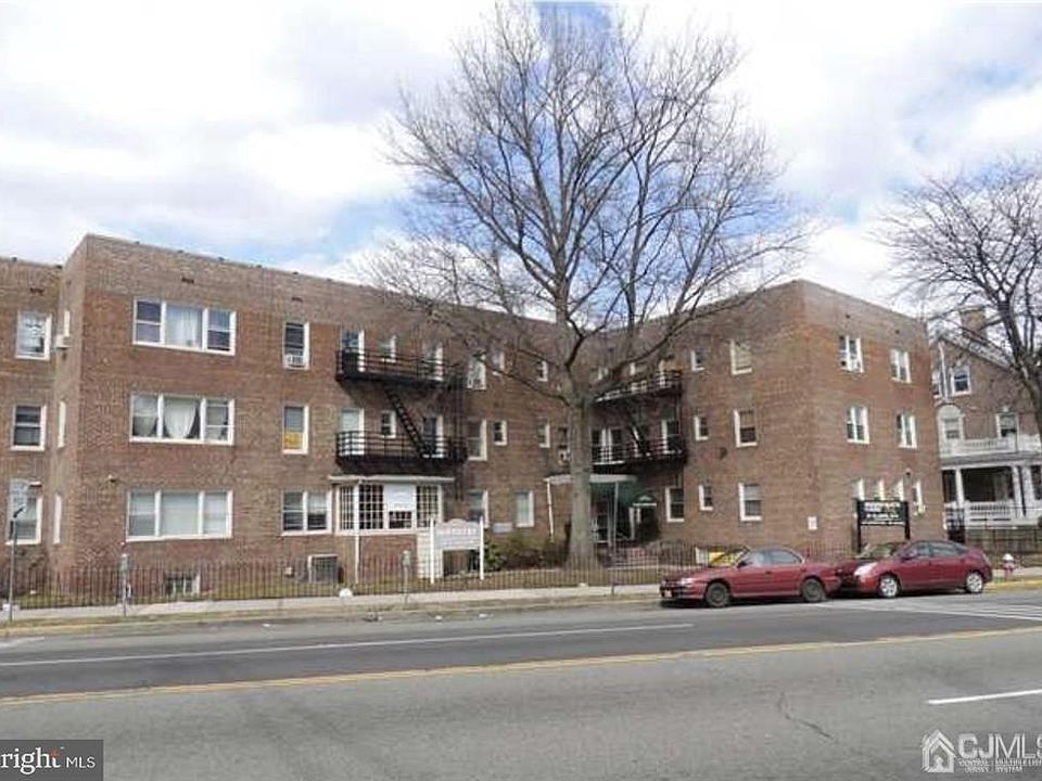 1st image of 2615 Kennedy Blvd #203