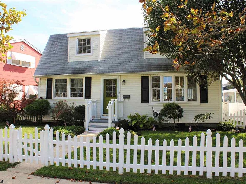 1st image of 215 Clipper Dr