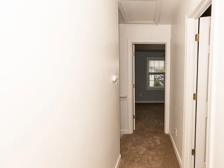 104 Streamwood Dr — Photo 24