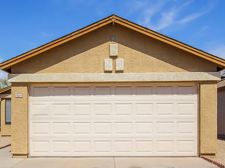 8614 W Mariposa Dr — Photo 1