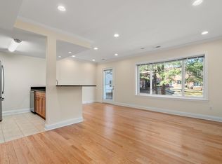 154 Thornton Rd, Chestnut Hill, MA 02467
