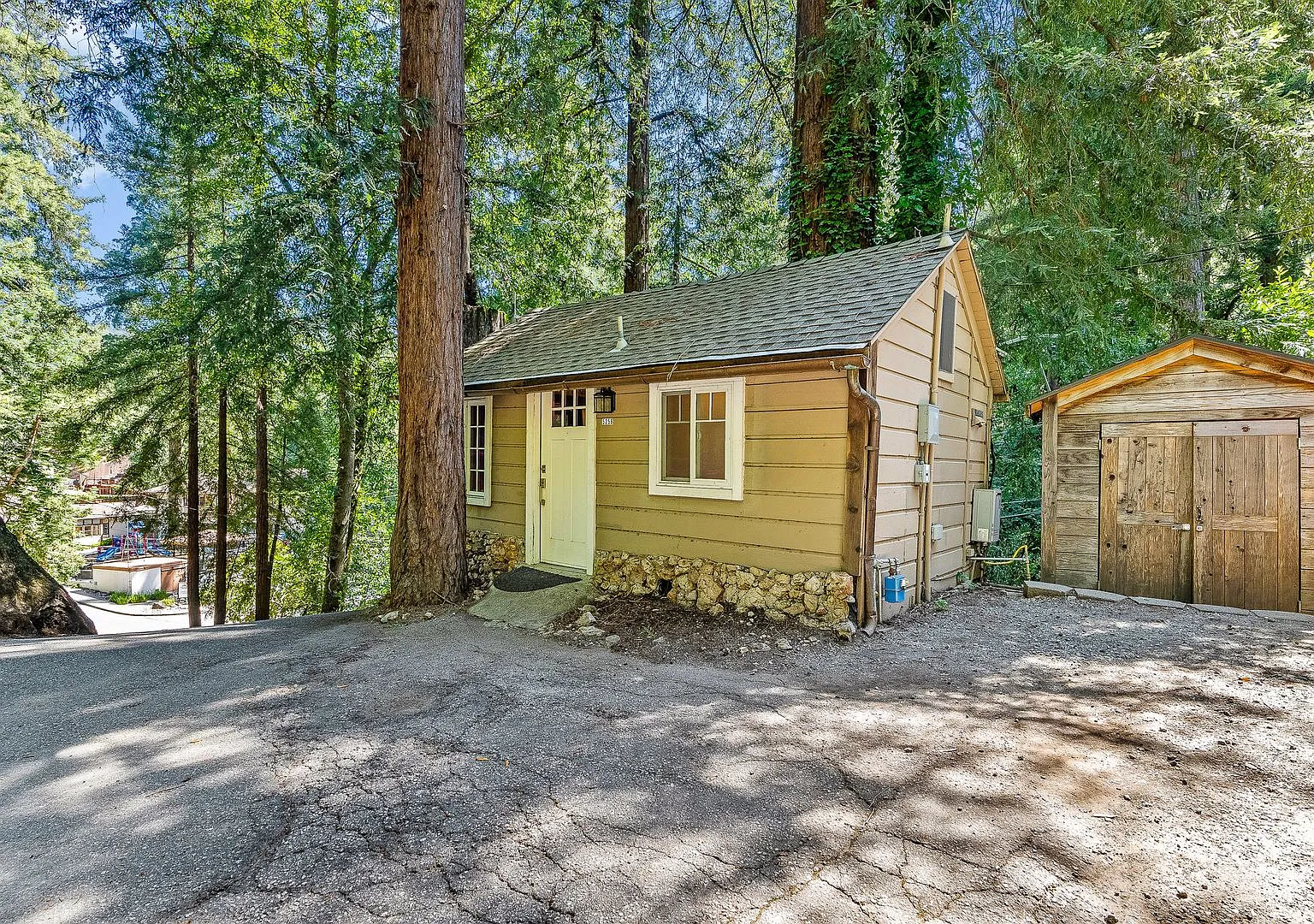Cozy Cabin Retreat in Scotts Valley Ideal for Commuters — Photo 1