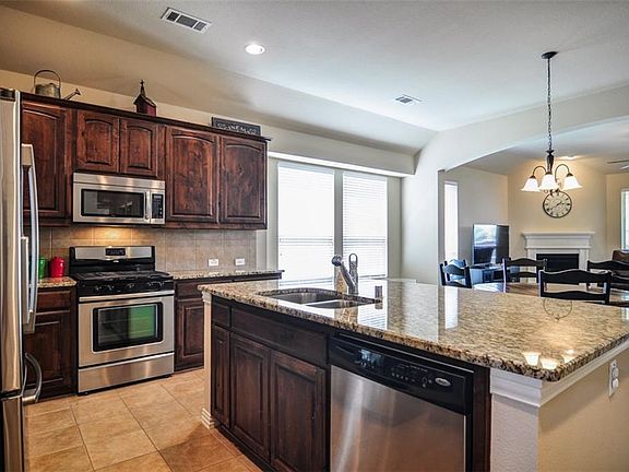 3rd image of 10720 Leesa Dr